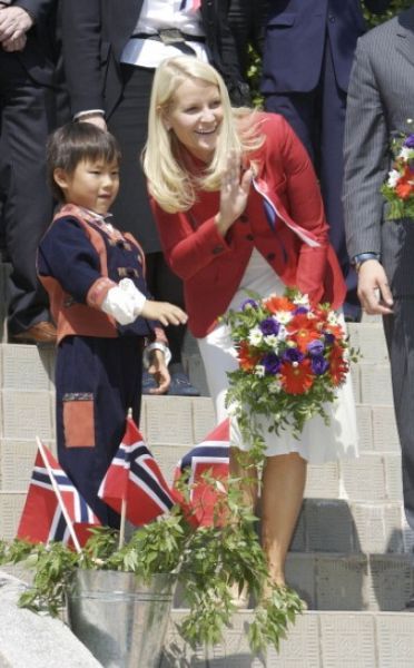 2007_Haakon_Mette_Marit_South_Korea_5