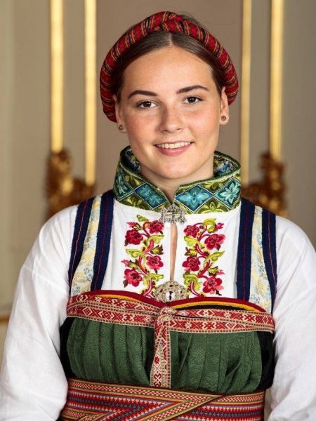 Ingrid_alexandra_confirmation_portrait_1