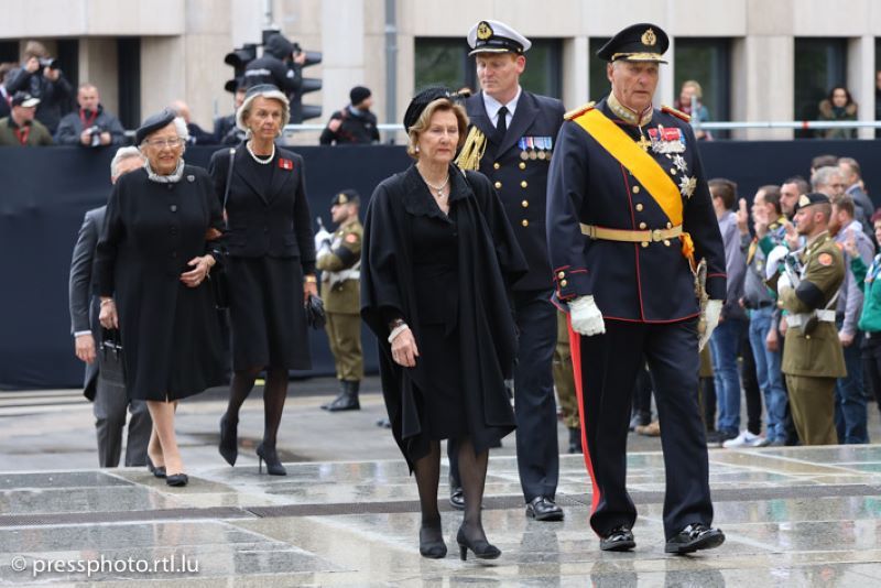 La Famille Royale De Norvège Aux Obsèques Du Grand Duc Jean