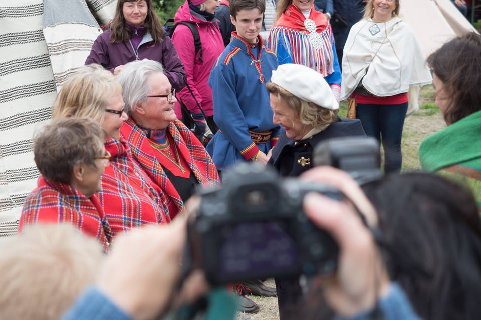 La Reine à la rencontre des peuples autochtones